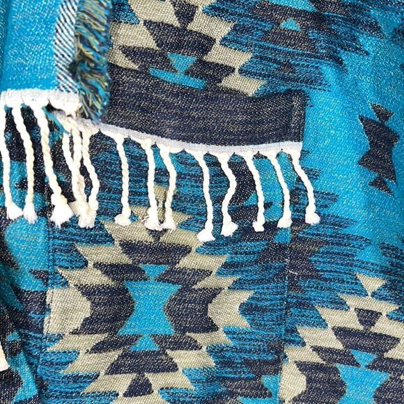 FREE PEOPLE MYSTIC GEOMETRIC PONCHO BLANKET NWT OS SUPER COMFY - Picture 7 of 8